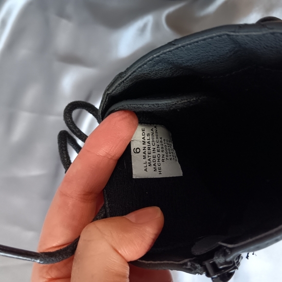 Place Black Boots Size 6 Y2K Grunge Hipster Motorcycle Biker Combat Gold Zip Lac - Picture 17 of 17